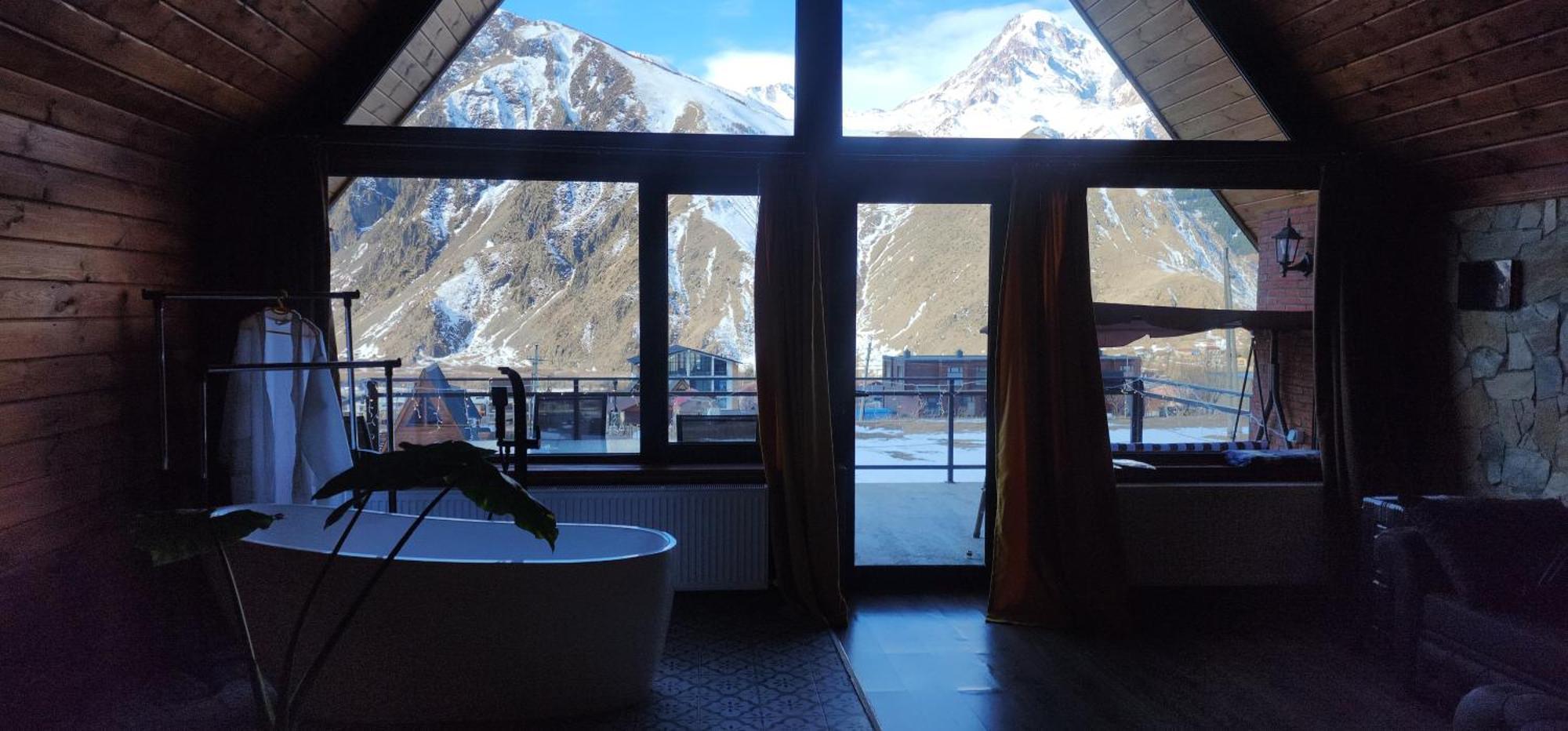 Kera Cottages Kazbegi Bagian luar foto