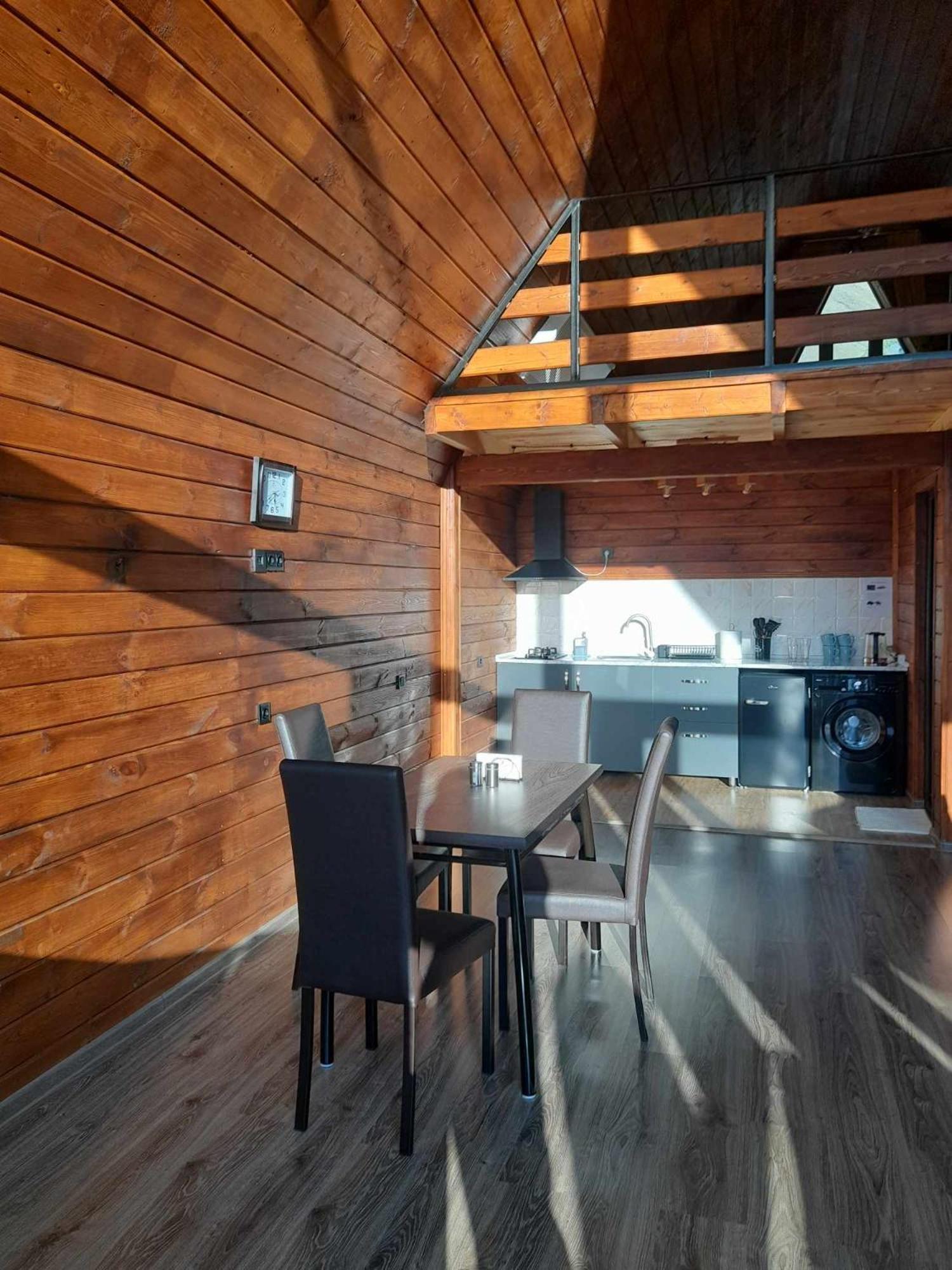 Kera Cottages Kazbegi Bagian luar foto