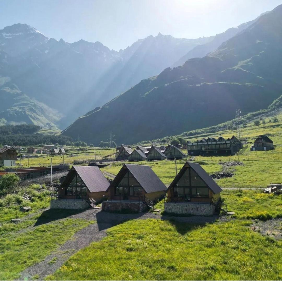 Kera Cottages Kazbegi Bagian luar foto